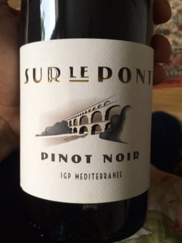 Sur le Pont Pinot Noir IGP Mediterrannée 2018 12.5% 75cl